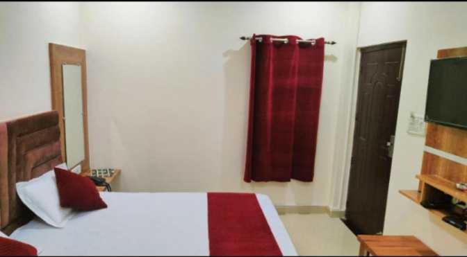 Oyo 81347 Amantran Hotel And Restaurant Kanpur Ngoại thất bức ảnh