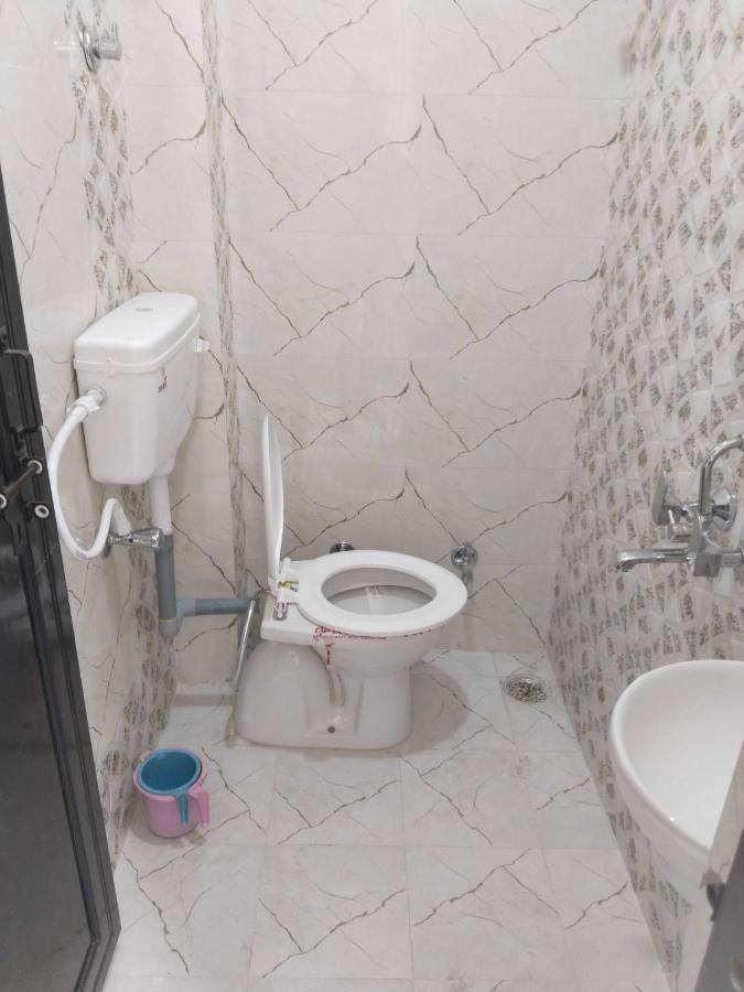Oyo 81347 Amantran Hotel And Restaurant Kanpur Ngoại thất bức ảnh